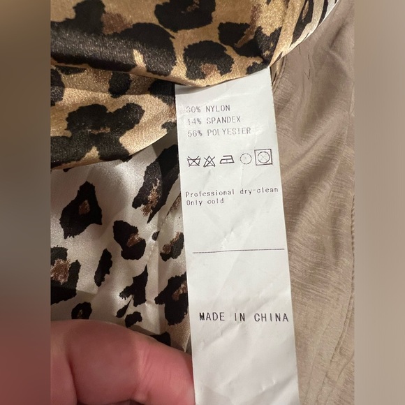 NWOT Bella Fare Belted Bubble Trench Coat - Picture 11 of 11